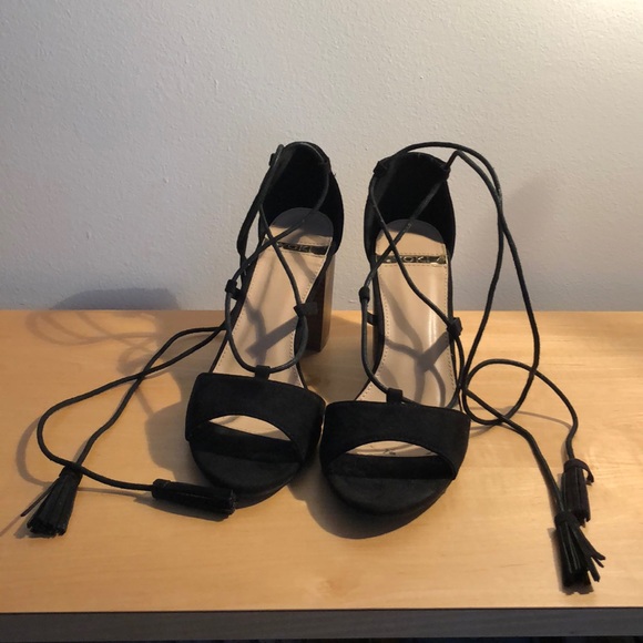 Yoki Strappy Lace Up Sandals - Picture 2 of 8